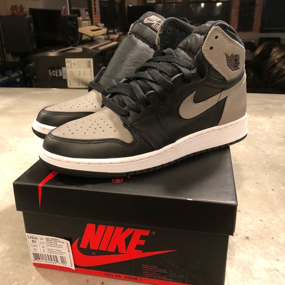 Nike Jordan 1 Retro High Shadow 5.5Y // 7 Women - Picture 1 of 3